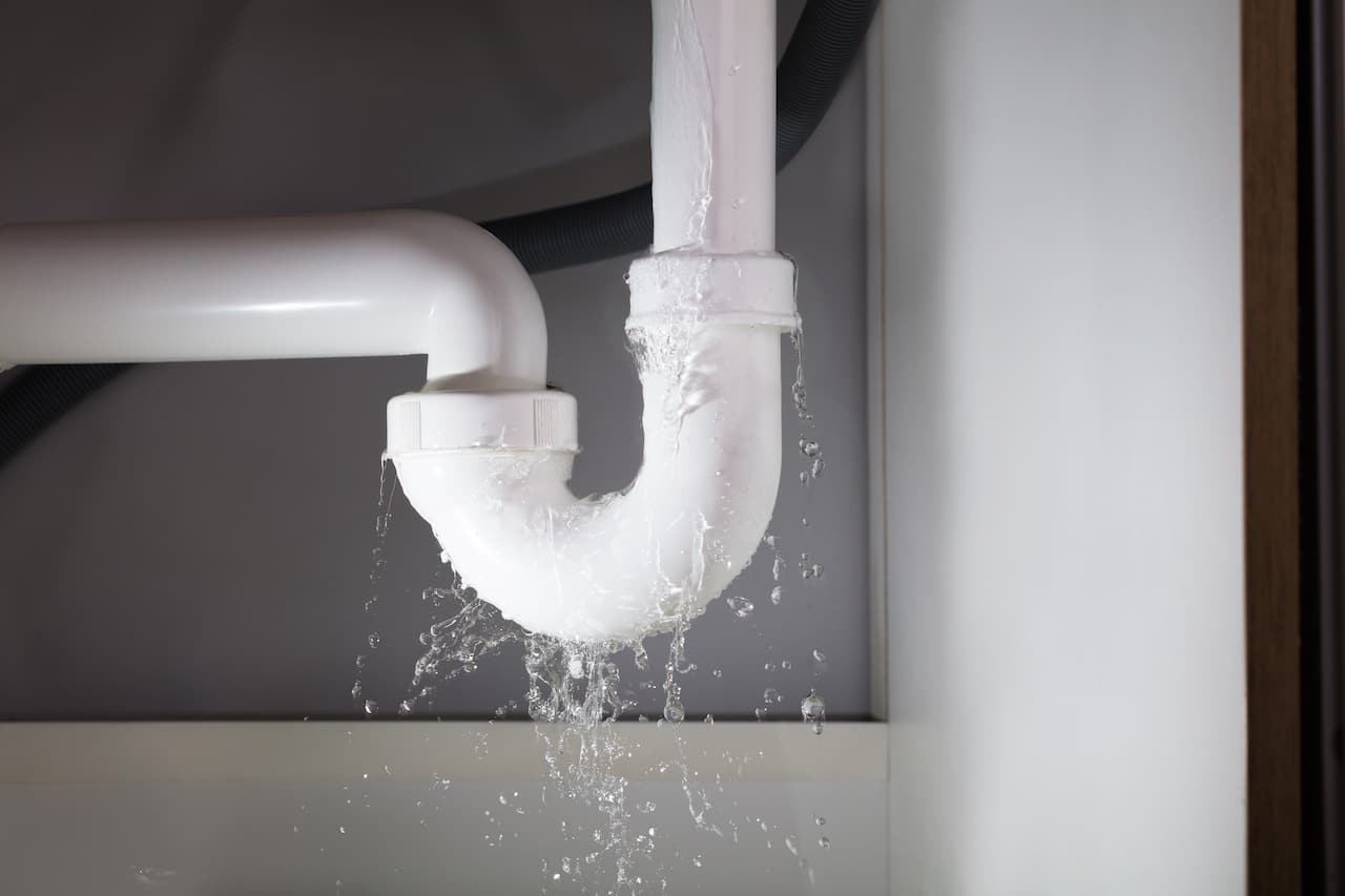 You are currently viewing Is Your Plumbing Business Liable for Water Damage?