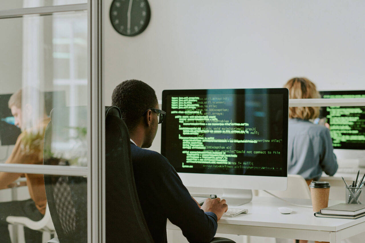 You are currently viewing Your Guide to First-Party vs. Third-Party Cyber Insurance