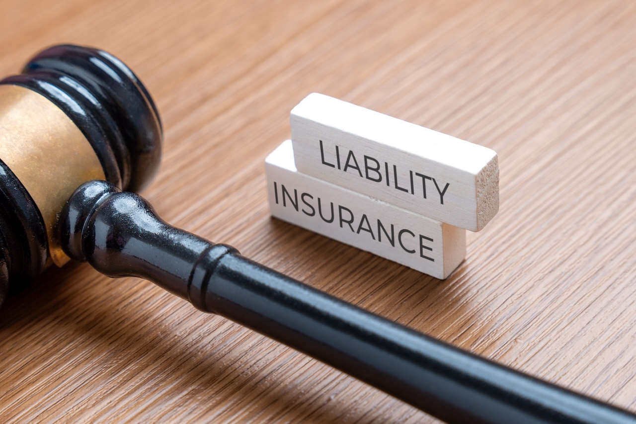 You are currently viewing What Insurance Pays for Legal Fees If a Customer Sues Your Business?